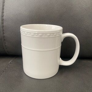 Set of 2-Causal Settings by Oneida Meridian Mugs 10 ounces White